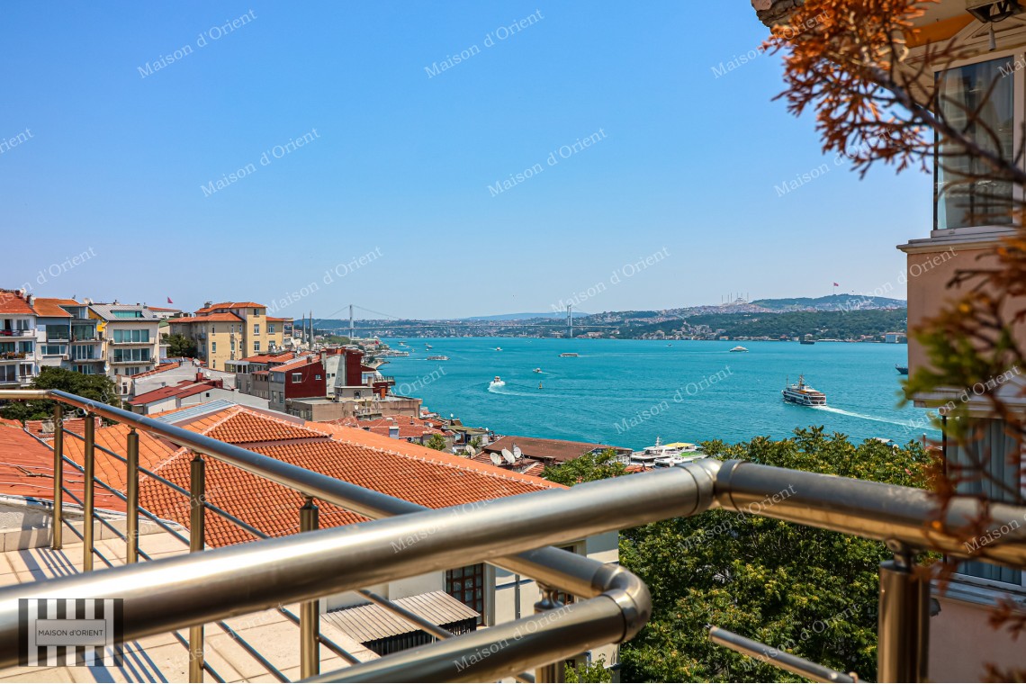 5+1 Flat for Sale with Terrace and Bosphorus View in Gümüşsuyu