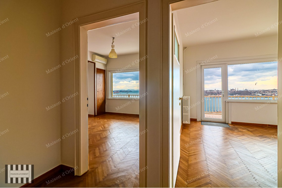 5+1 Rental Flat with Balcony and Panoramic View in Cihangir