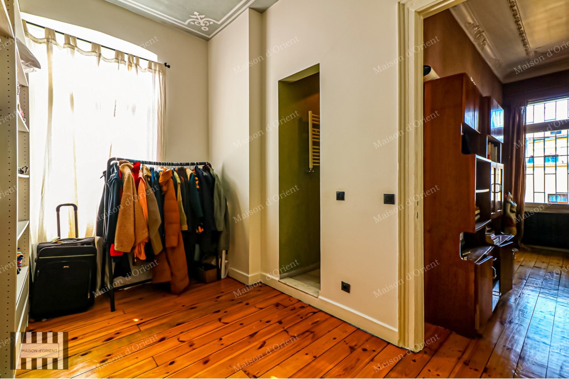 2+1 Flat for Sale with Airbnb License in Historical Mavrogordato Building