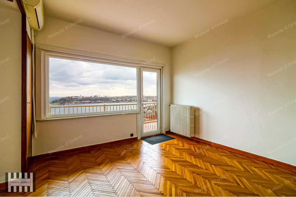 5+1 Rental Flat with Balcony and Panoramic View in Cihangir
