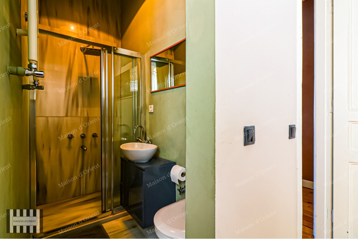 2+1 Flat for Sale with Airbnb License in Historical Mavrogordato Building