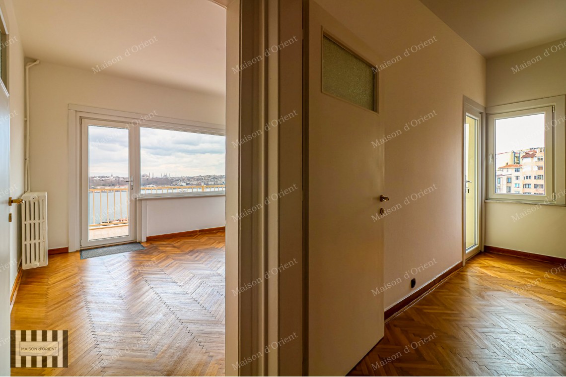 5+1 Rental Flat with Balcony and Panoramic View in Cihangir
