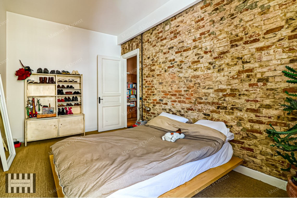 2+1 Flat for Sale with Airbnb License in Historical Mavrogordato Building