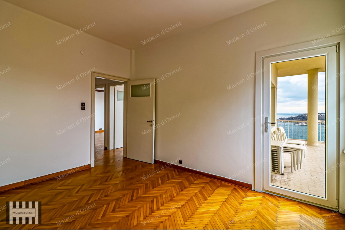 5+1 Rental Flat with Balcony and Panoramic View in Cihangir