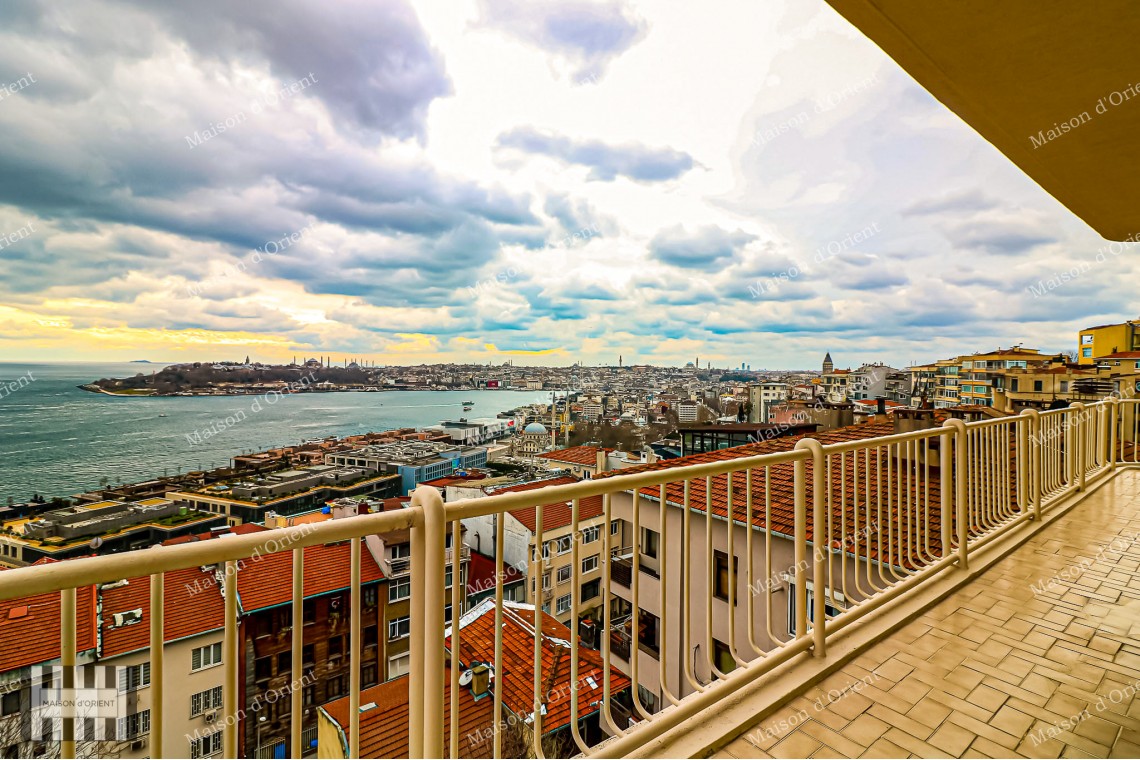 5+1 Rental Flat with Balcony and Panoramic View in Cihangir