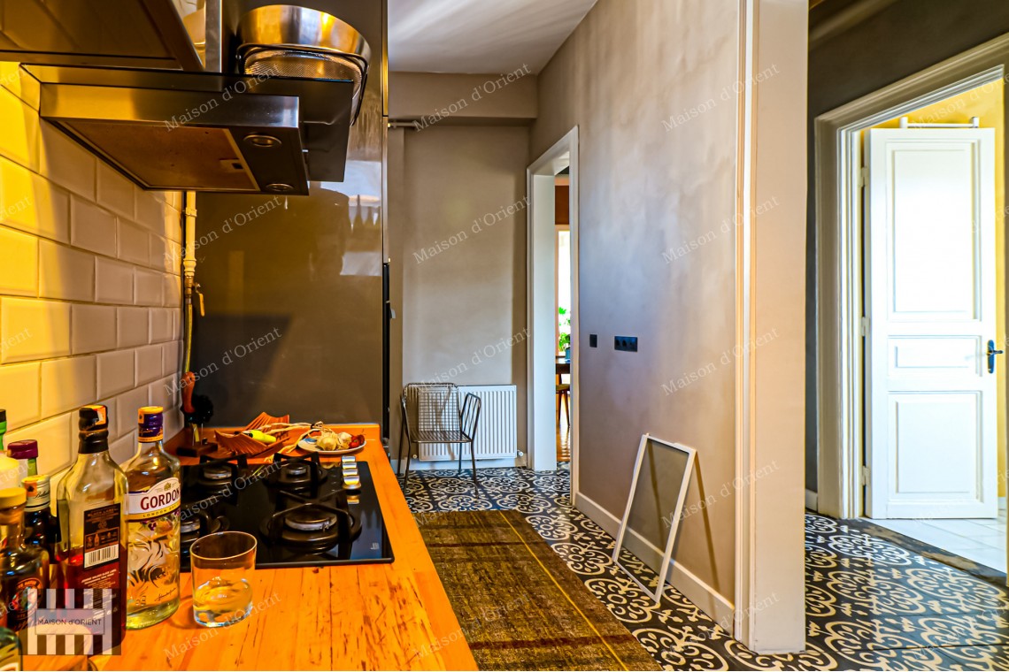 2+1 Flat for Sale with Airbnb License in Historical Mavrogordato Building