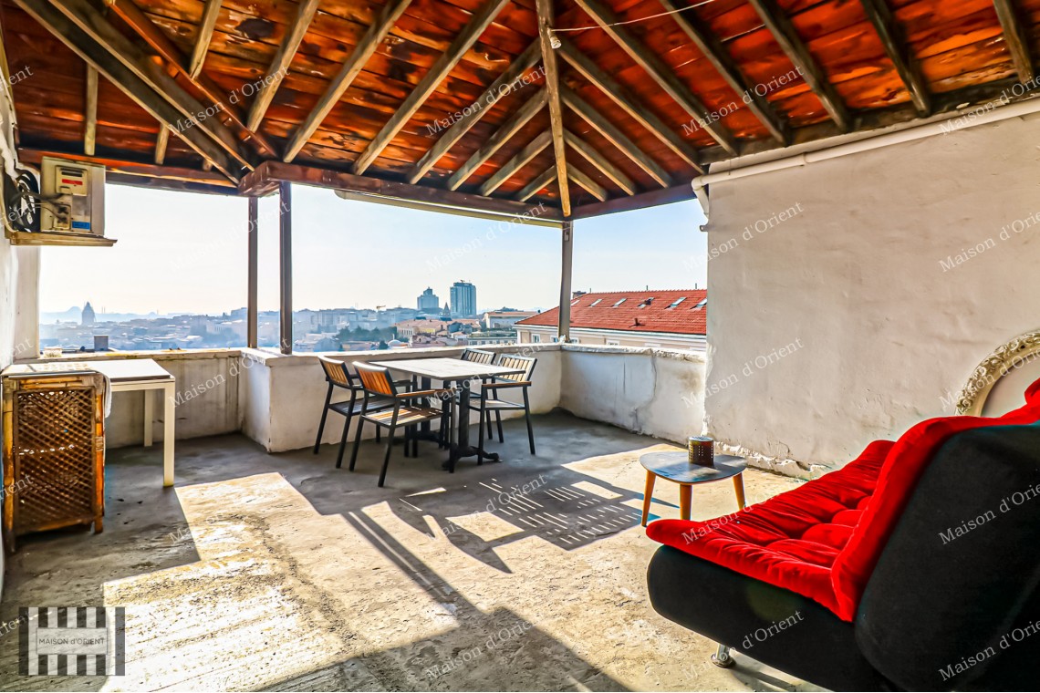 2+1 Flat for Sale with Airbnb License in Historical Mavrogordato Building