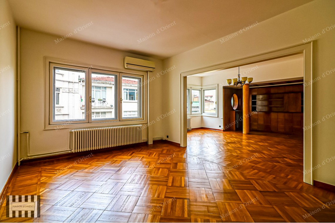 5+1 Rental Flat with Balcony and Panoramic View in Cihangir