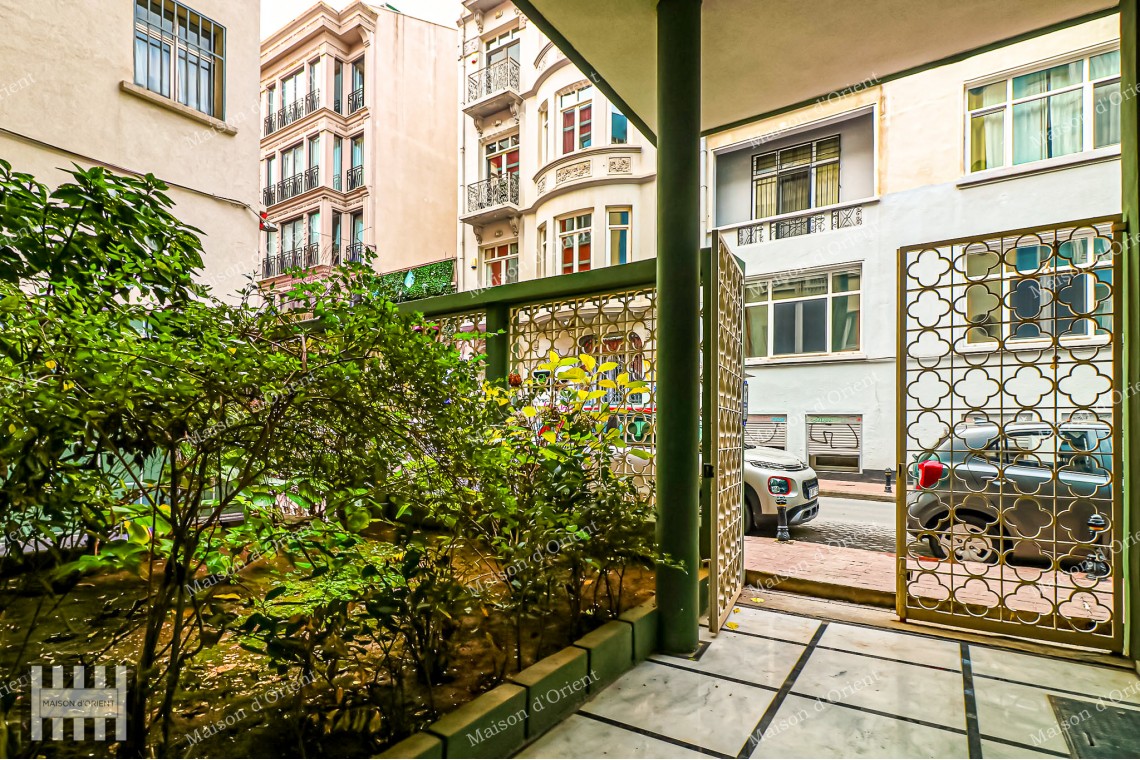 5+1 Rental Flat with Balcony and Panoramic View in Cihangir