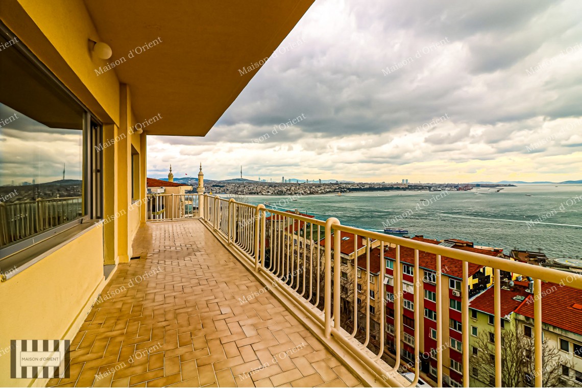 5+1 Rental Flat with Balcony and Panoramic View in Cihangir