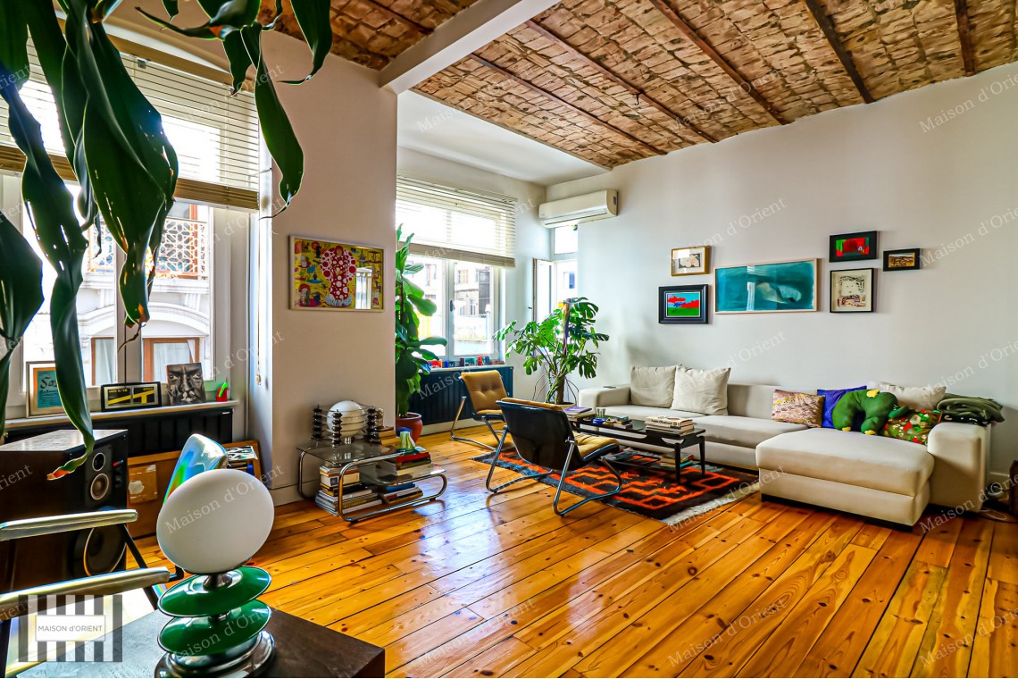 2+1 Flat for Sale with Airbnb License in Historical Mavrogordato Building
