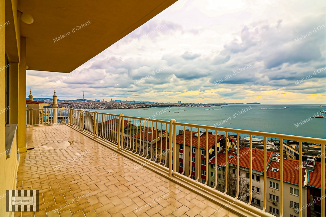 5+1 Rental Flat with Balcony and Panoramic View in Cihangir