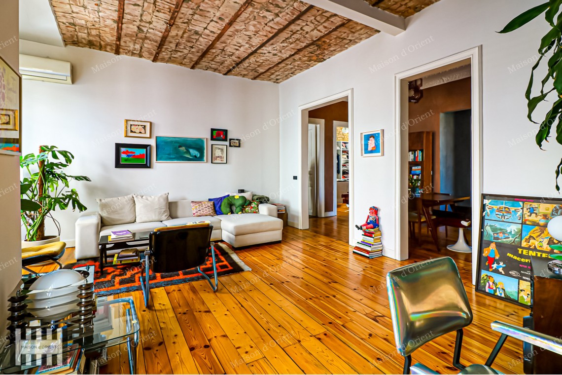 2+1 Flat for Sale with Airbnb License in Historical Mavrogordato Building