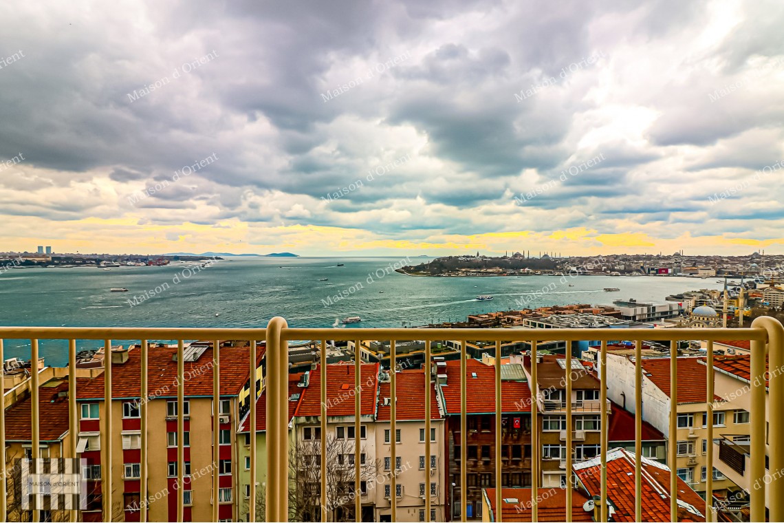5+1 Rental Flat with Balcony and Panoramic View in Cihangir