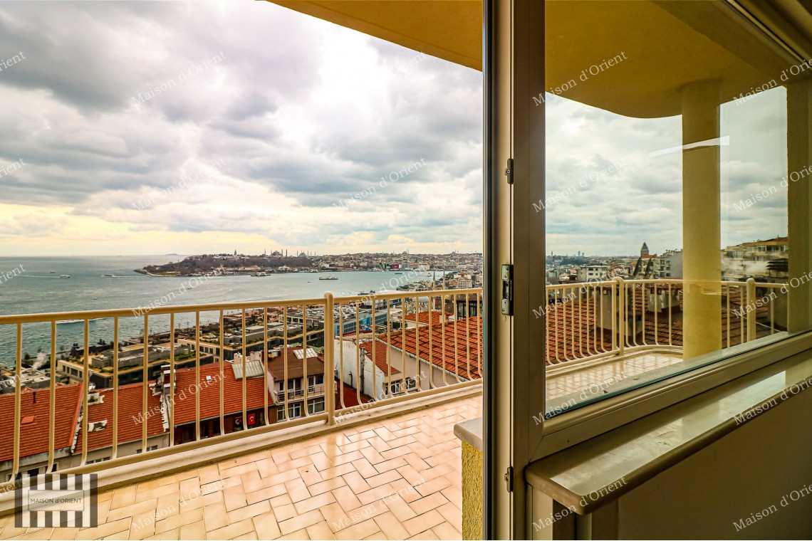 5+1 Rental Flat with Balcony and Panoramic View in Cihangir