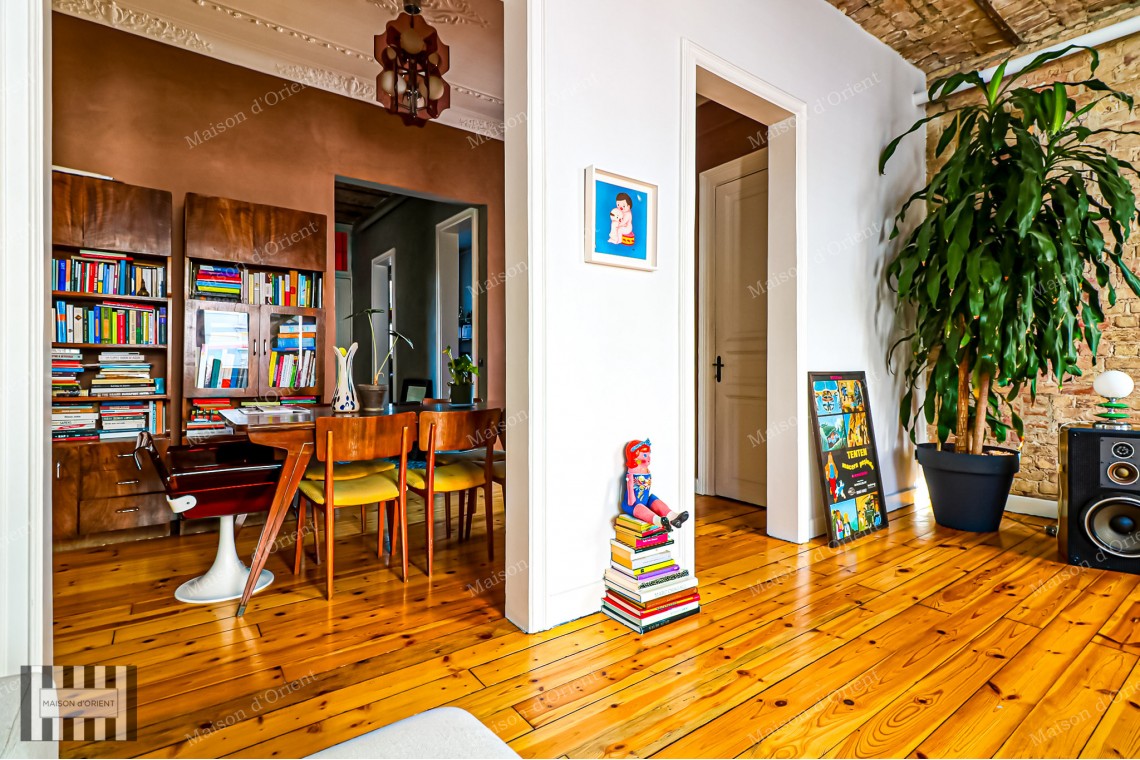 2+1 Flat for Sale with Airbnb License in Historical Mavrogordato Building