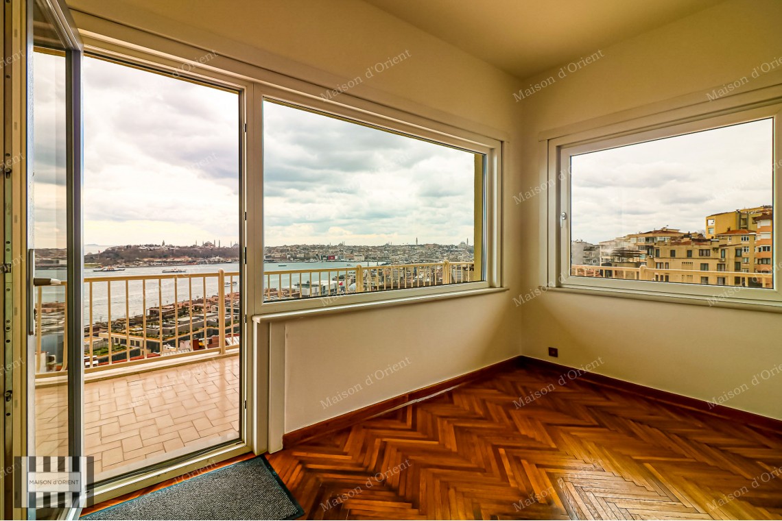 5+1 Rental Flat with Balcony and Panoramic View in Cihangir