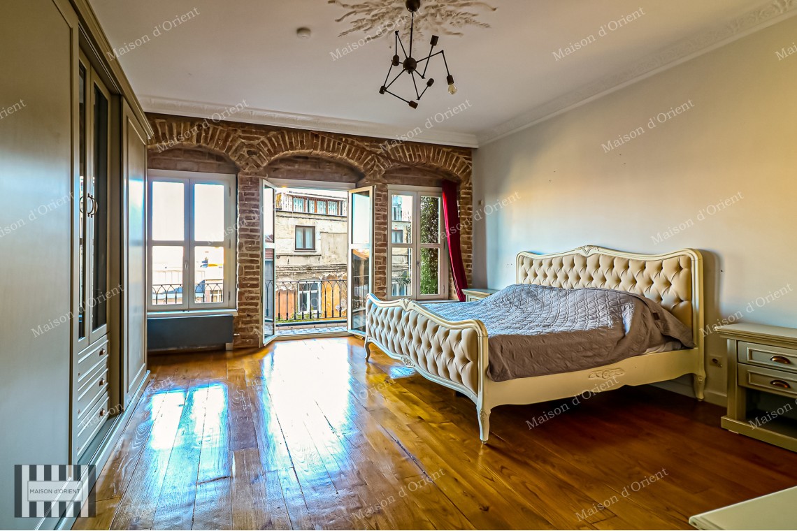 2+1 Duplex for Rent with View in Historical İpera Building
