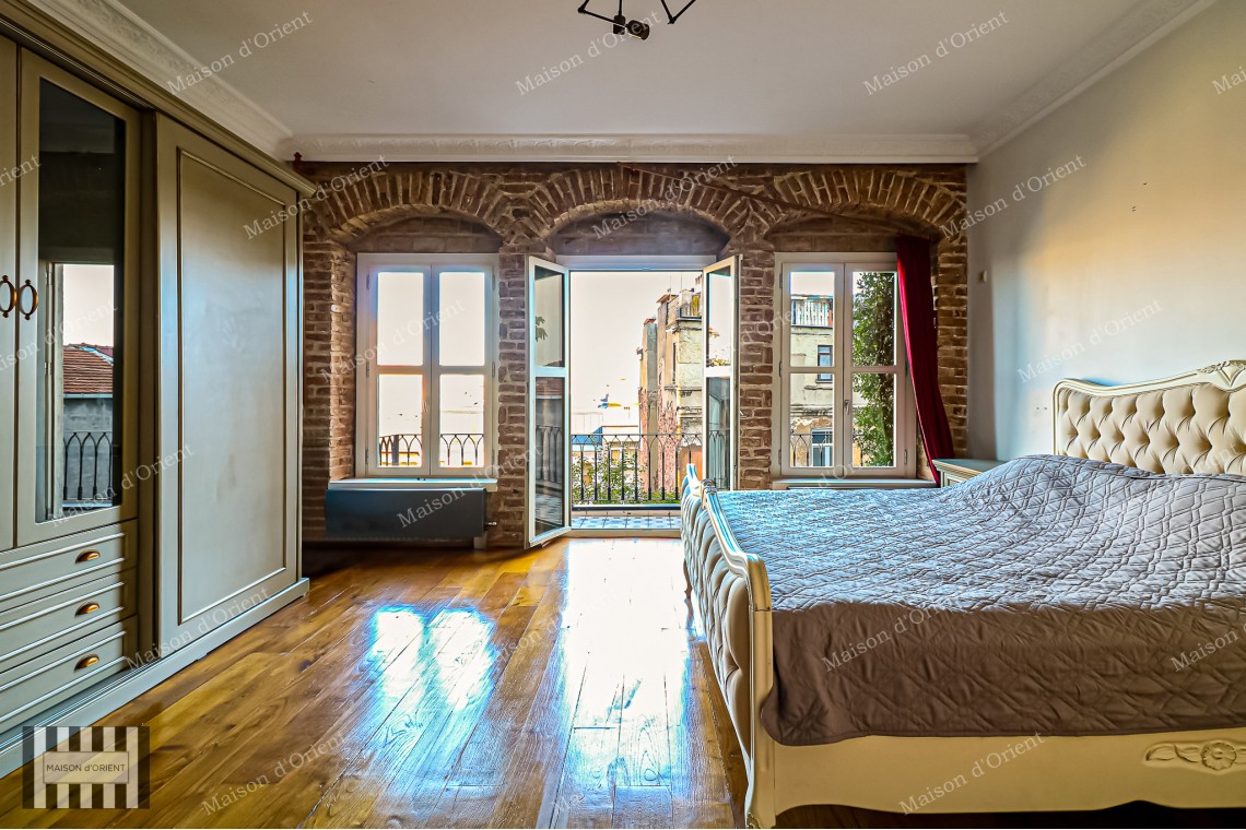 2+1 Duplex for Rent with View in Historical İpera Building
