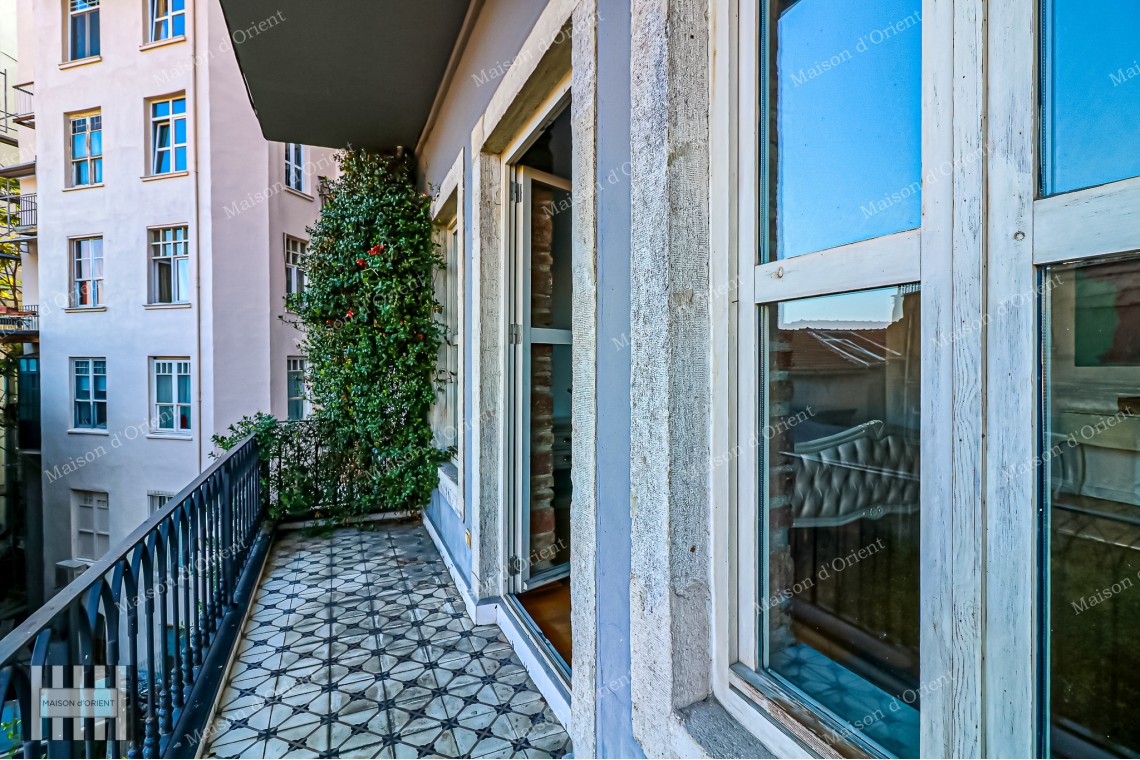 2+1 Duplex for Rent with View in Historical İpera Building