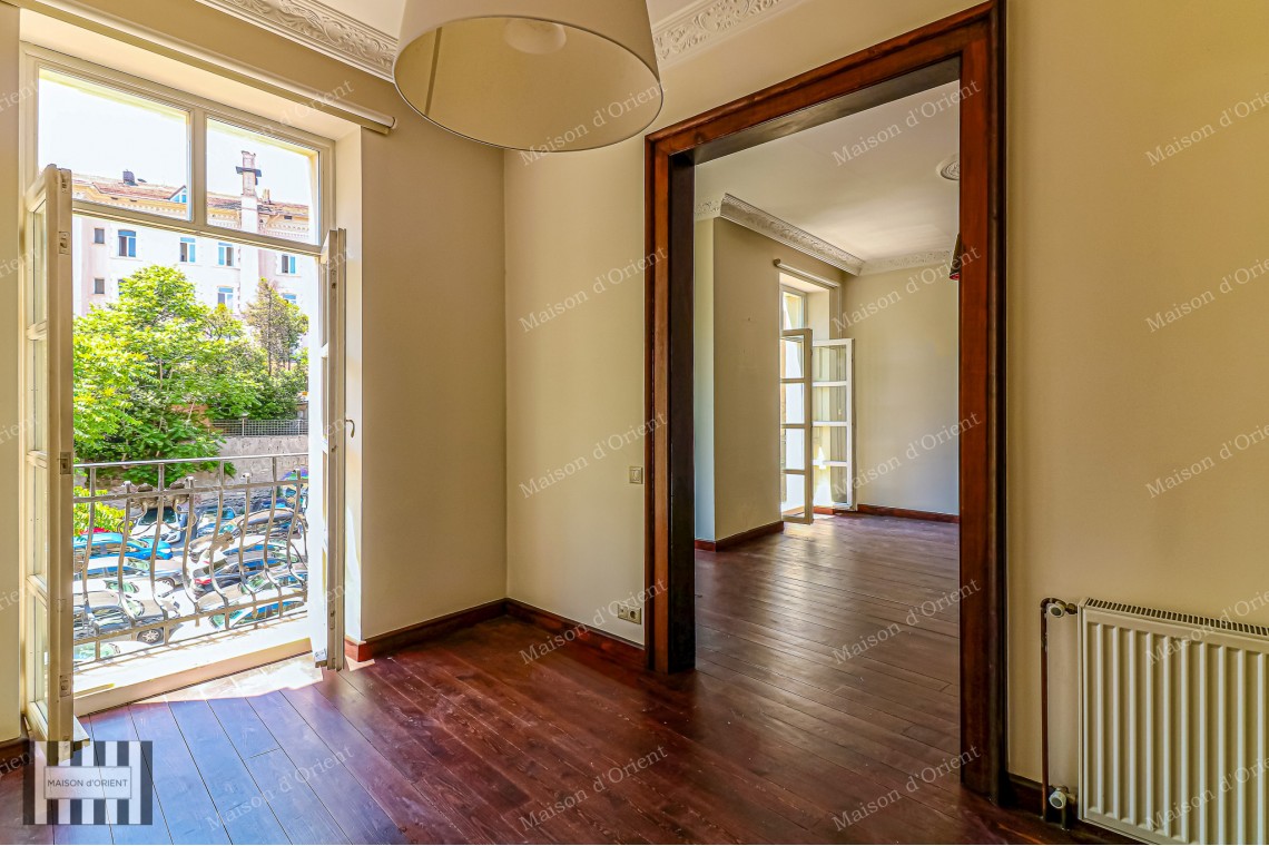 2+1 Flat for Rent in Cihangir Historical Pamir Bey Apartment