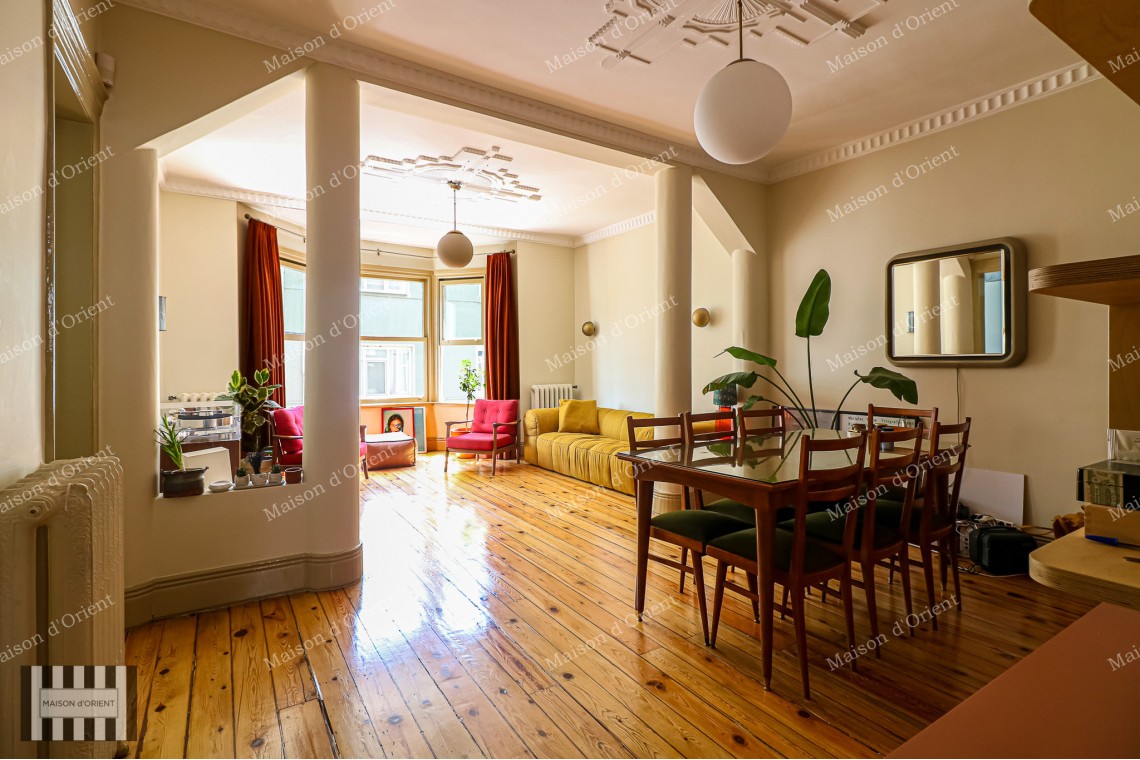 2+1 Furnished Flat for Rent in Historical Gusto Building in Cihangir 