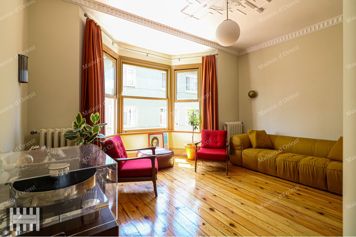 2+1 Furnished Flat for Rent in Historical Gusto Building in Cihangir 
