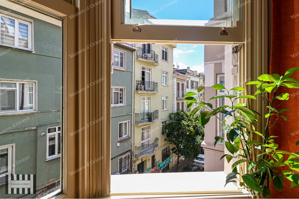 2+1 Furnished Flat for Rent in Historical Gusto Building in Cihangir 