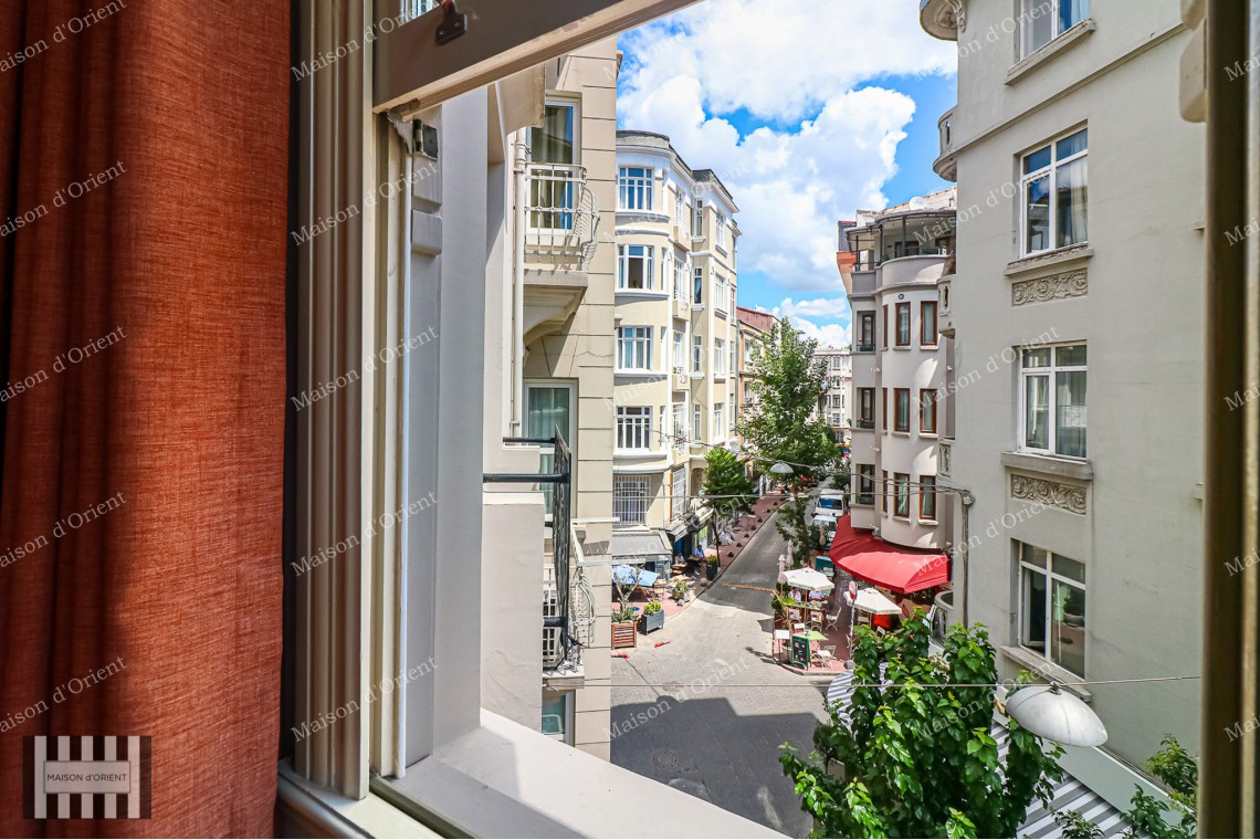 2+1 Furnished Flat for Rent in Historical Gusto Building in Cihangir 