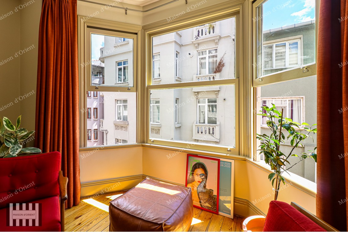 2+1 Furnished Flat for Rent in Historical Gusto Building in Cihangir 