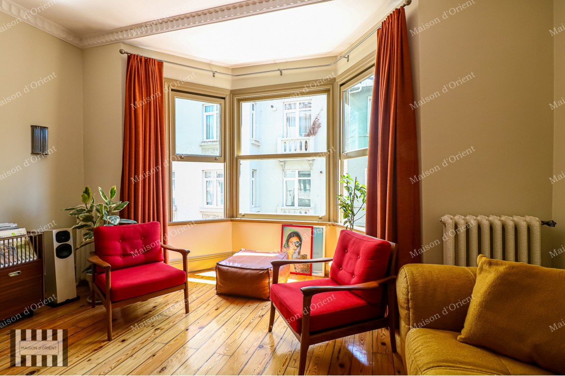 2+1 Furnished Flat for Rent in Historical Gusto Building in Cihangir 