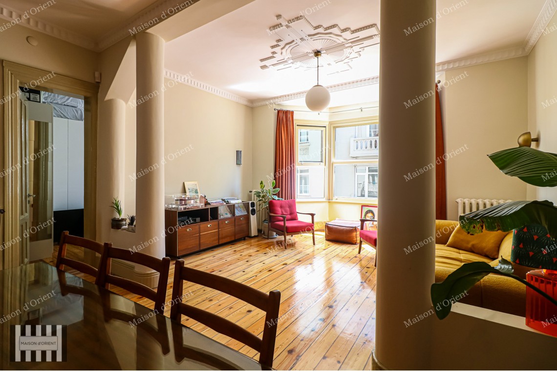 2+1 Furnished Flat for Rent in Historical Gusto Building in Cihangir 