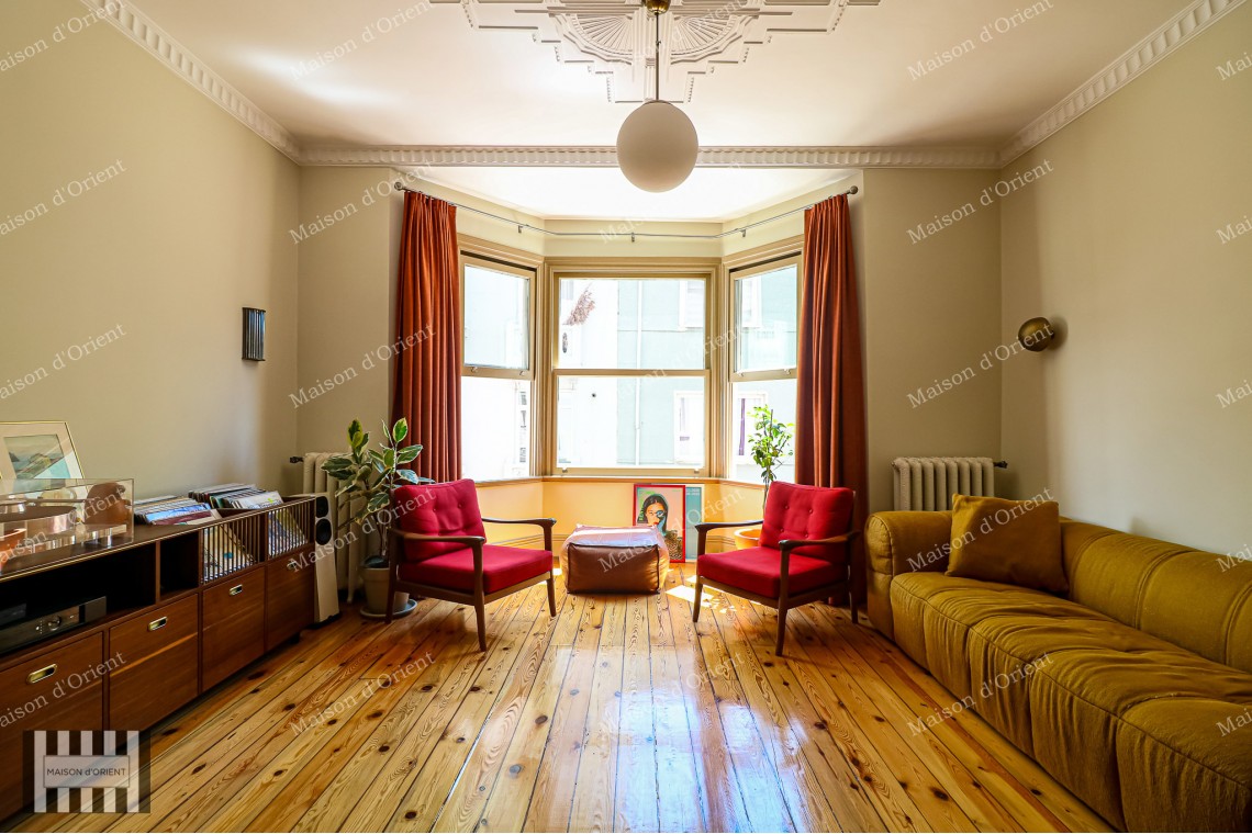 2+1 Furnished Flat for Rent in Historical Gusto Building in Cihangir 
