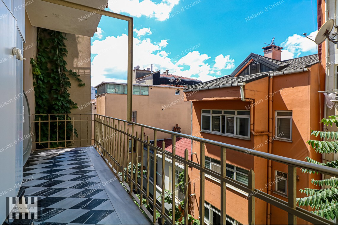 2+1 Furnished Flat for Rent in Historical Gusto Building in Cihangir 