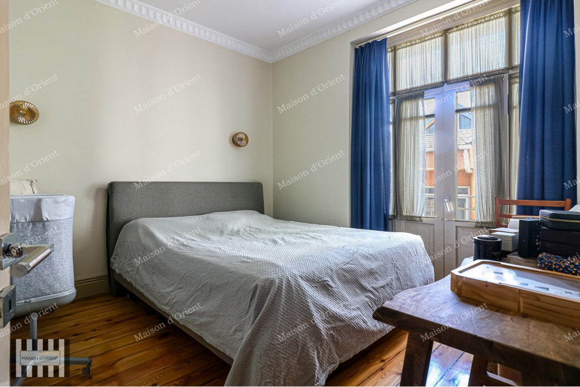2+1 Furnished Flat for Rent in Historical Gusto Building in Cihangir 