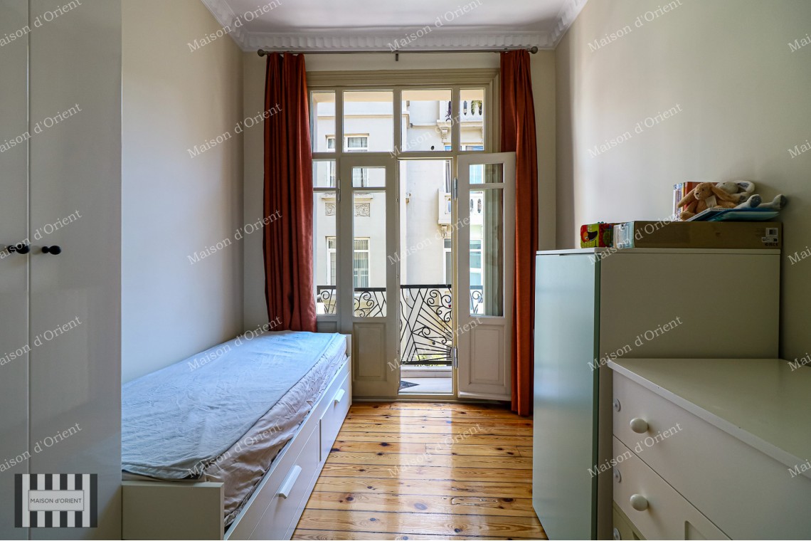 2+1 Furnished Flat for Rent in Historical Gusto Building in Cihangir 