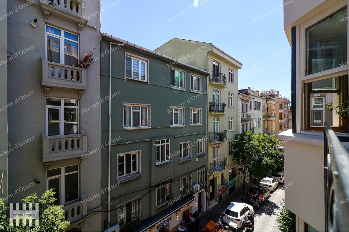 2+1 Furnished Flat for Rent in Historical Gusto Building in Cihangir 