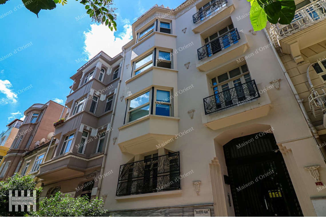 2+1 Furnished Flat for Rent in Historical Gusto Building in Cihangir 