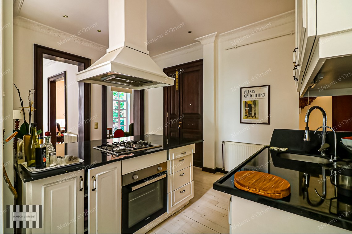 2+1  Flat for Rent in Cihangir Historical Pamir Bey Apartment