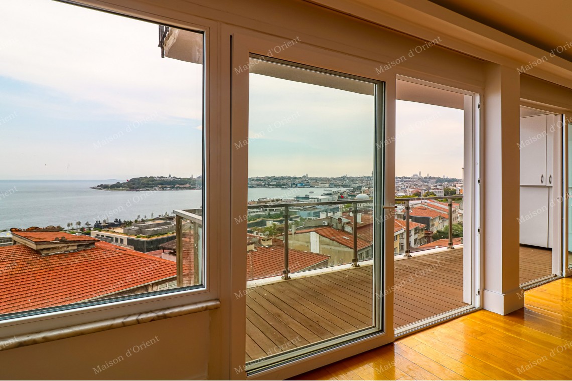 Located in Cihangir on Kumrulu Street 2+1 Flat for Rent