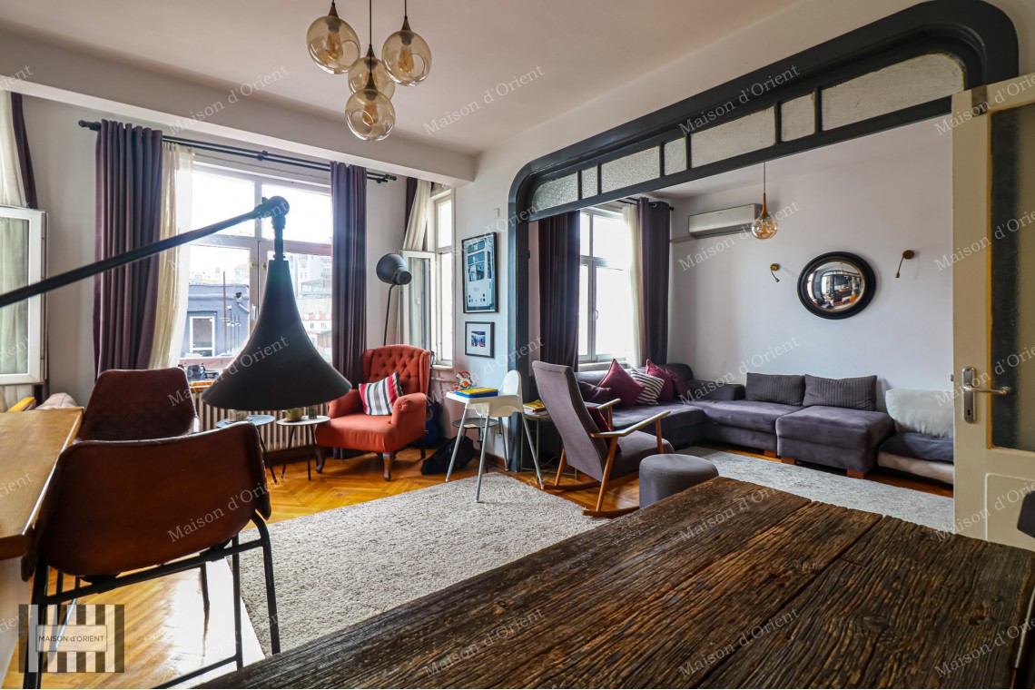 Located in Galatasaray in Historical Lüks Building 180sqm Flat For Sale