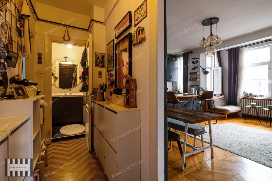 Located in Galatasaray in Historical Lüks Building 180sqm Flat For Sale