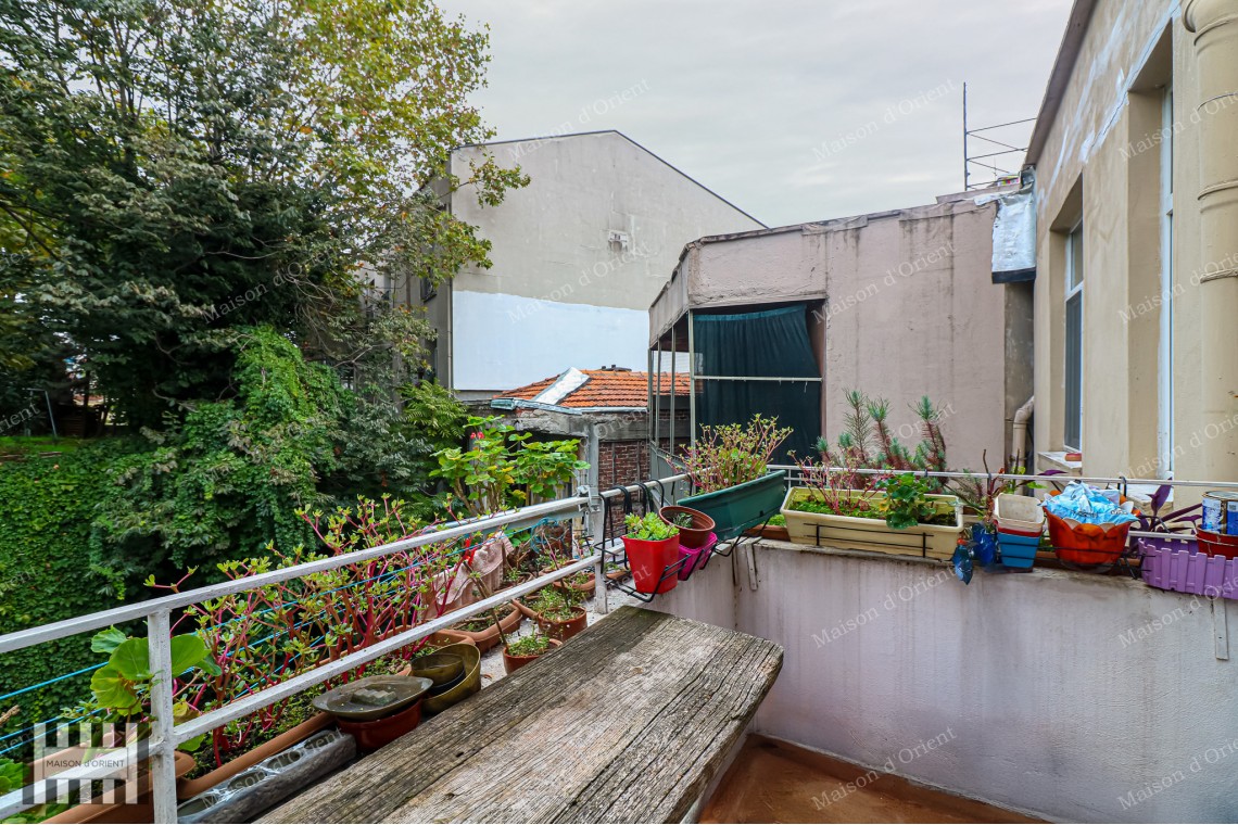 Located in Galatasaray in Historical Lüks Building 180sqm Flat For Sale