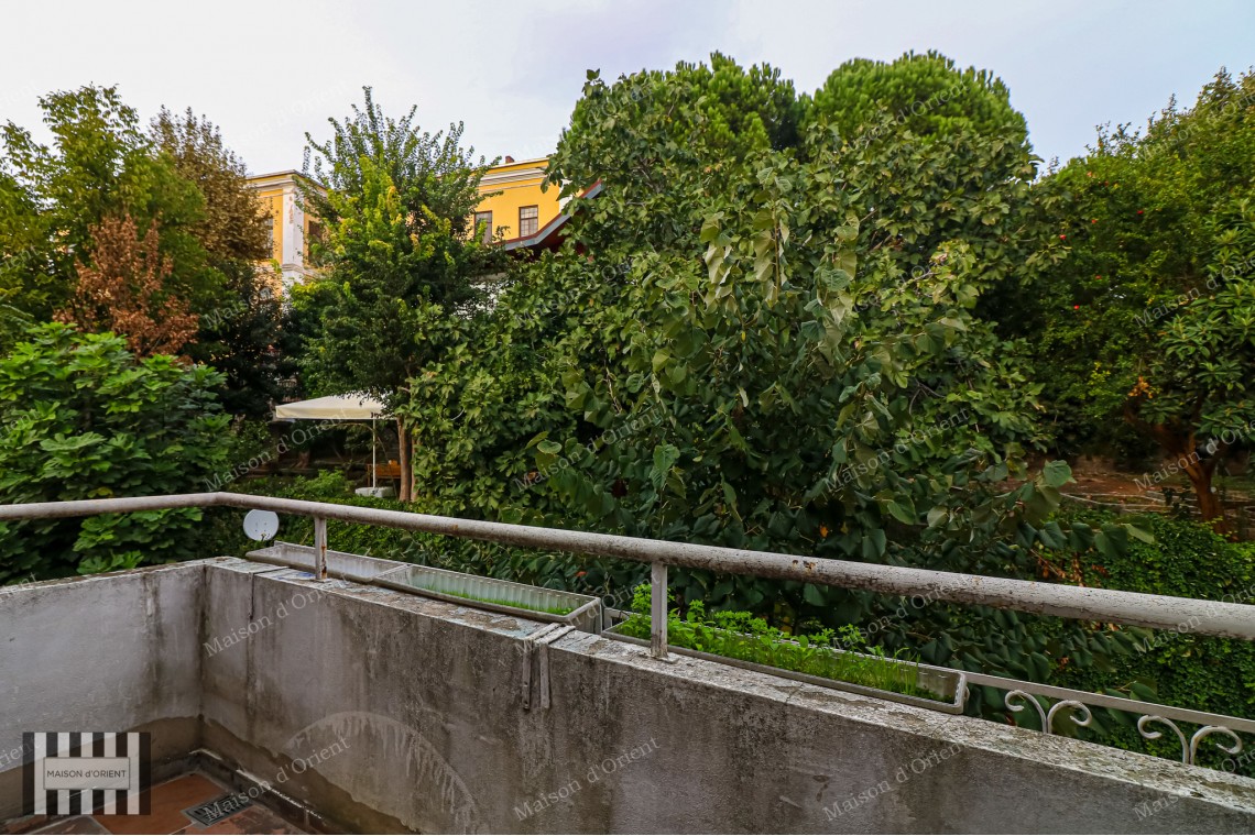Located in Galatasaray in Historical Lüks Building 180sqm Flat For Sale