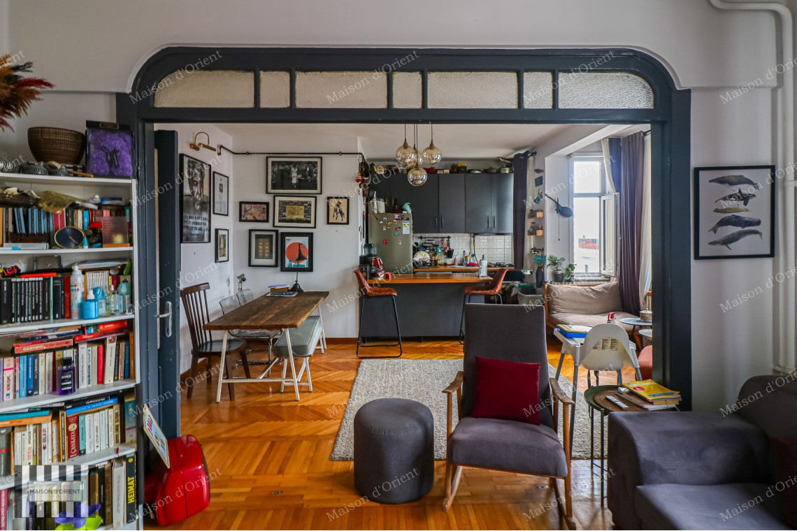 Located in Galatasaray in Historical Lüks Building 180sqm Flat For Sale