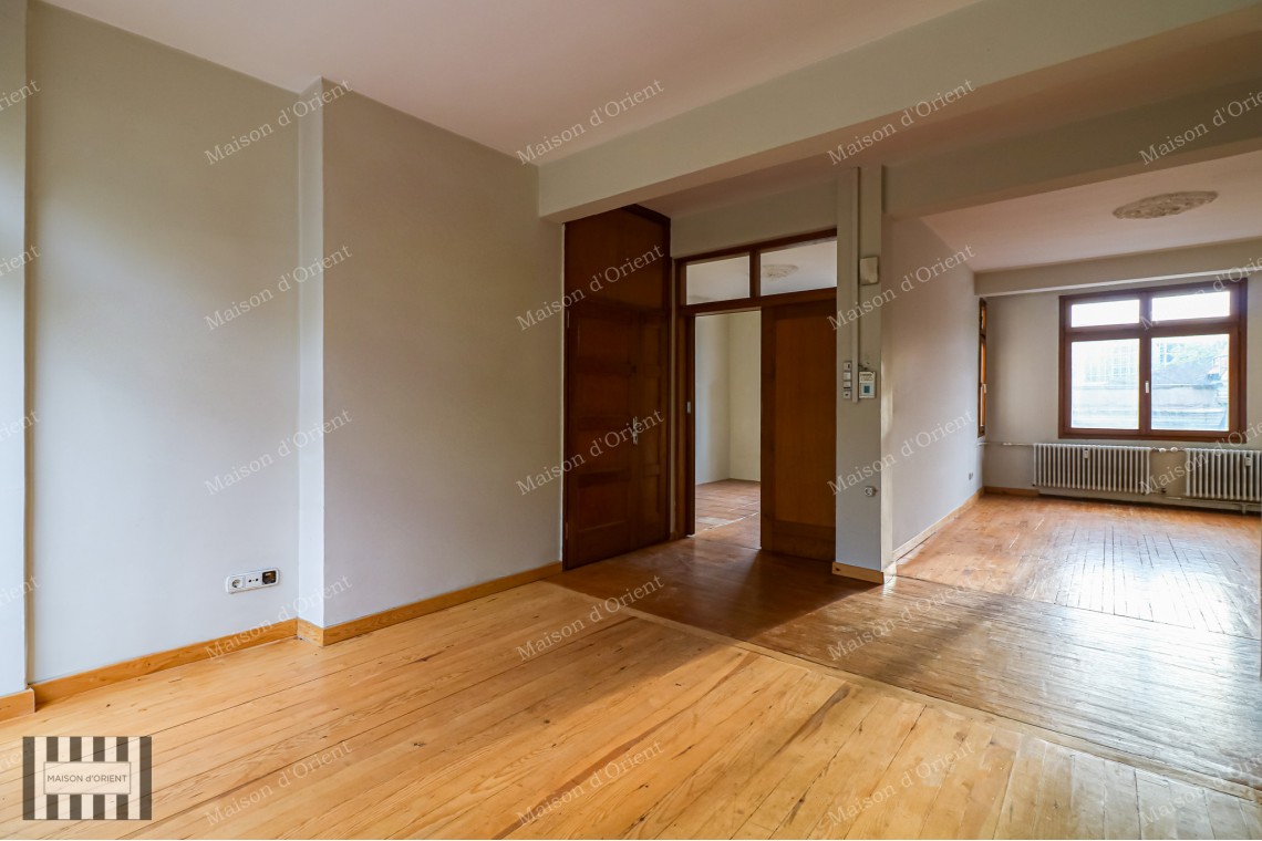 Located in Galatasaray in Historical Lüks Building 180sqm Flat For Sale