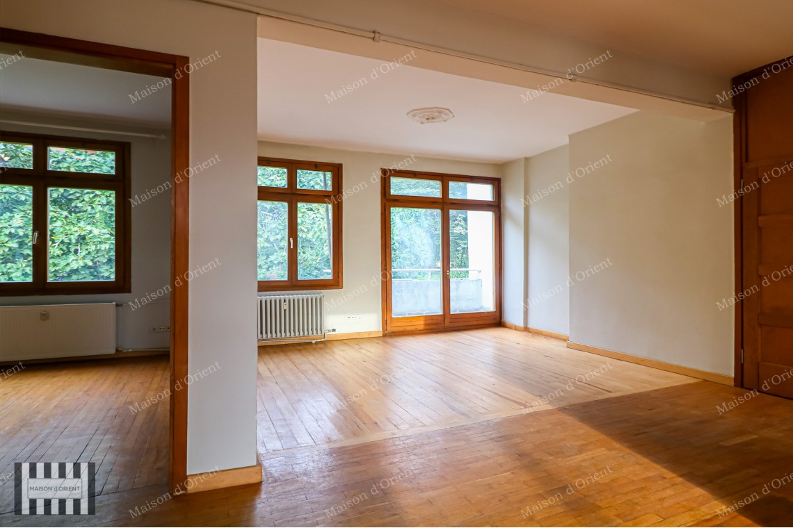 Located in Galatasaray in Historical Lüks Building 180sqm Flat For Sale