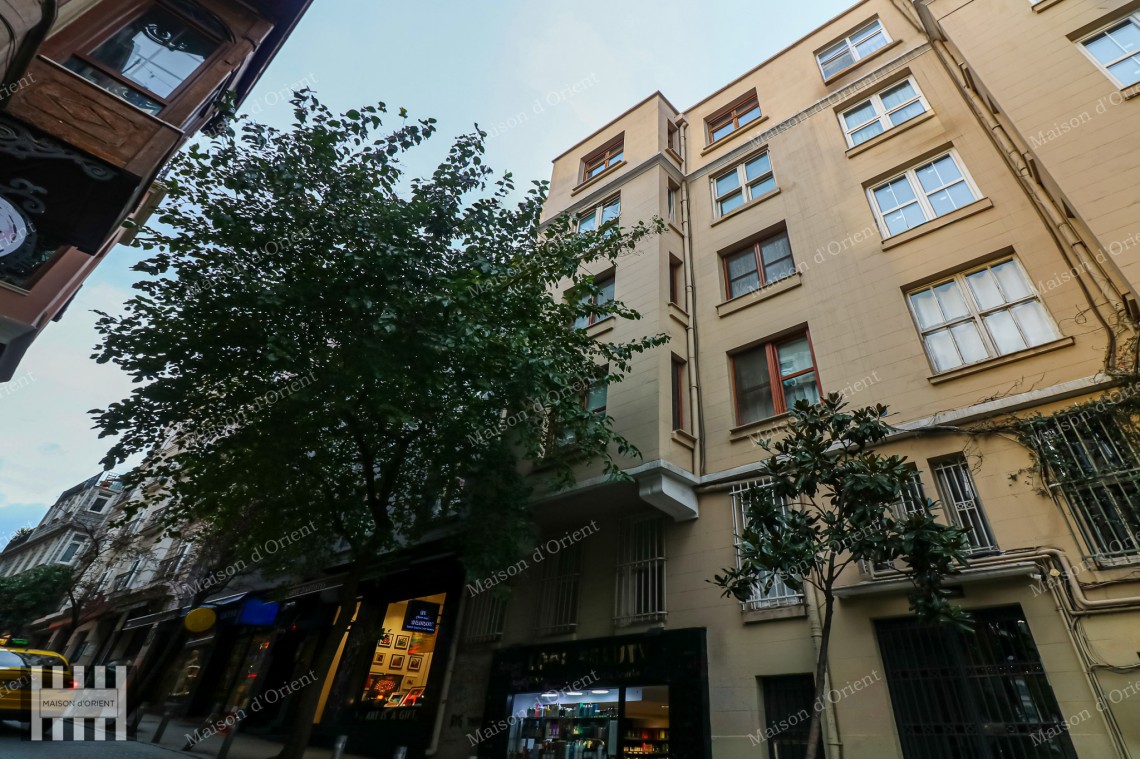 Located in Galatasaray in Historical Lüks Building 180sqm Flat For Sale