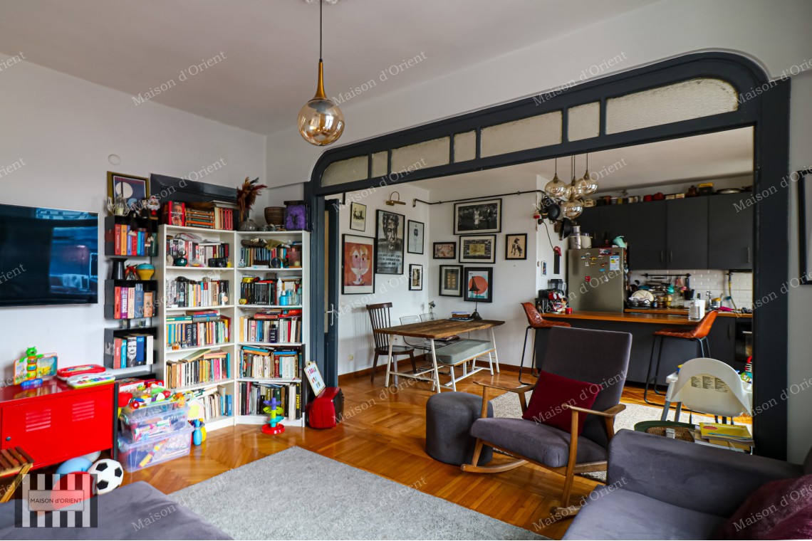 Located in Galatasaray in Historical Lüks Building 180sqm Flat For Sale
