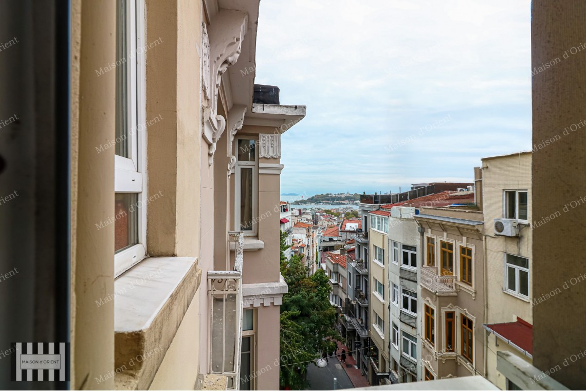 Located in Galatasaray in Historical Lüks Building 180sqm Flat For Sale